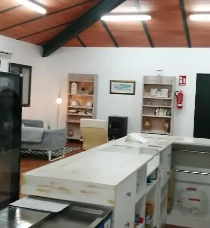 Turistico De Cornalvo 旅馆